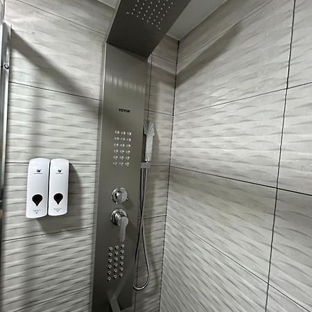 מדריד Habitacion Con Jacuzzi Y Bano Privado מראה חיצוני תמונה